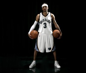 开云体育中国-赛道与球场，当F1新赛季点燃战火，太阳终结骑士的连胜神话