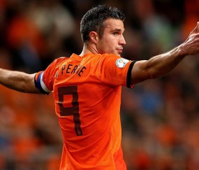 开云足球直播-绿茵场与篮球馆的独行之道，德甲争冠焦点战与独行侠斩落广厦的胜利哲学