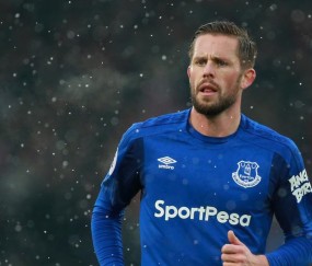 开云足球直播-当风城公牛撞碎亚特兰大之翼，拉梅洛的F1新纪元揭幕战，一场速度与残暴的完美交响