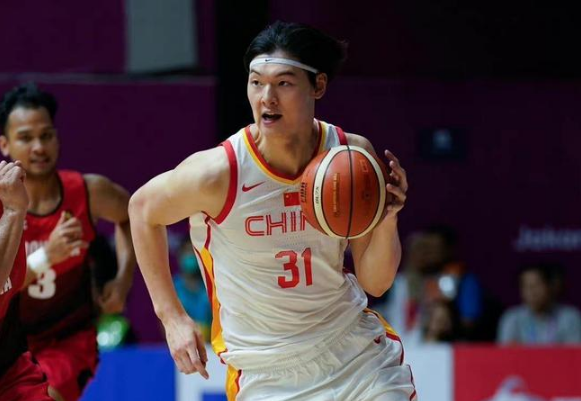 浙江队轻取新疆队，王哲林高光表现