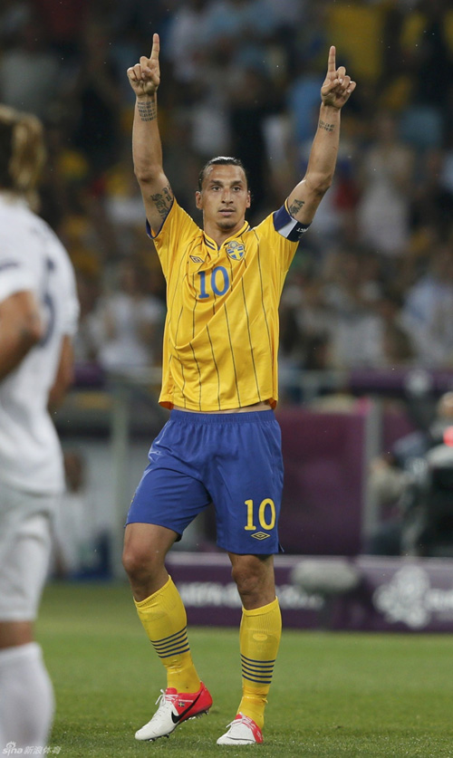 智利横扫乌克兰,伊布关键制胜 智利横扫乌克兰,伊布关键制胜