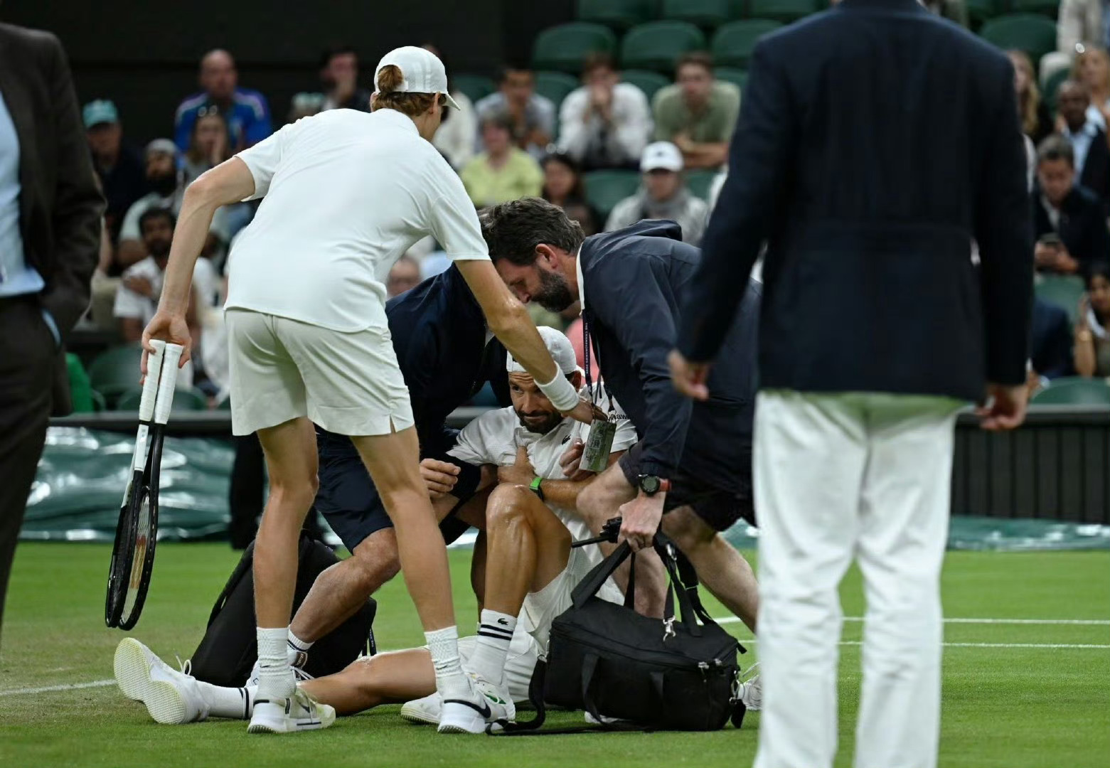 年终总决赛鏖战拉沃尔杯,辛纳统治全场 年终总决赛鏖战拉沃尔杯,辛纳统治全场