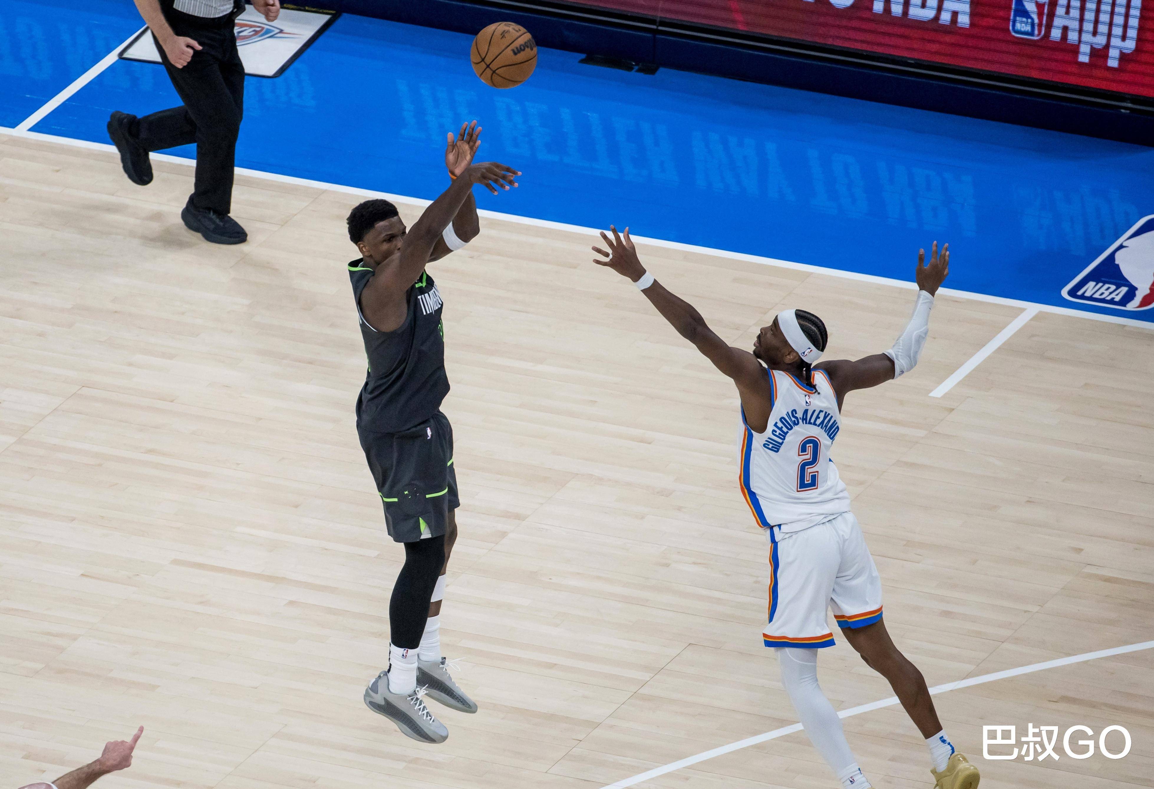 掘金横扫雷霆,戈贝尔惊艳四座 掘金横扫雷霆,戈贝尔惊艳四座