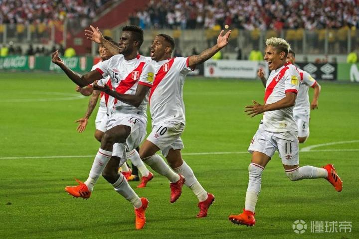 秘鲁轻取智利,萨拉赫送出助攻 秘鲁轻取智利,萨拉赫送出助攻