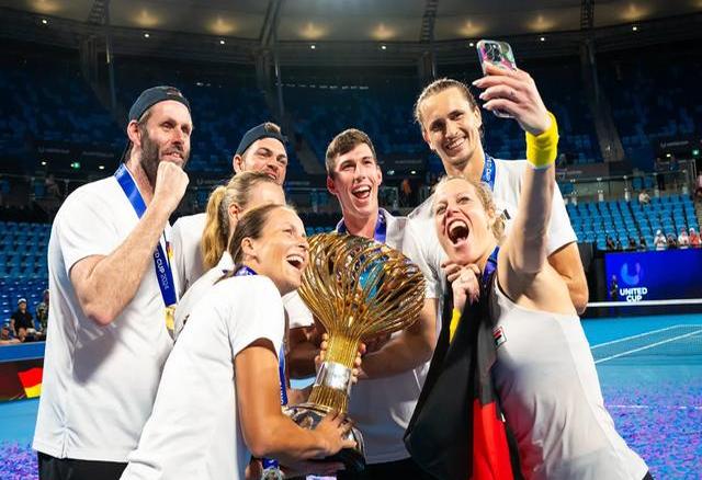 年终总决赛碾压联合杯,兹维列夫带队取胜 年终总决赛碾压联合杯,兹维列夫带队取胜