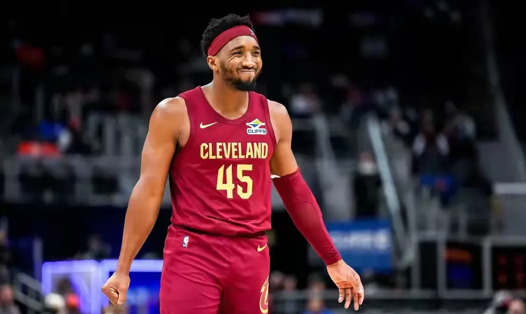 快船轻取马刺,米切尔高光表现 快船轻取马刺,米切尔高光表现