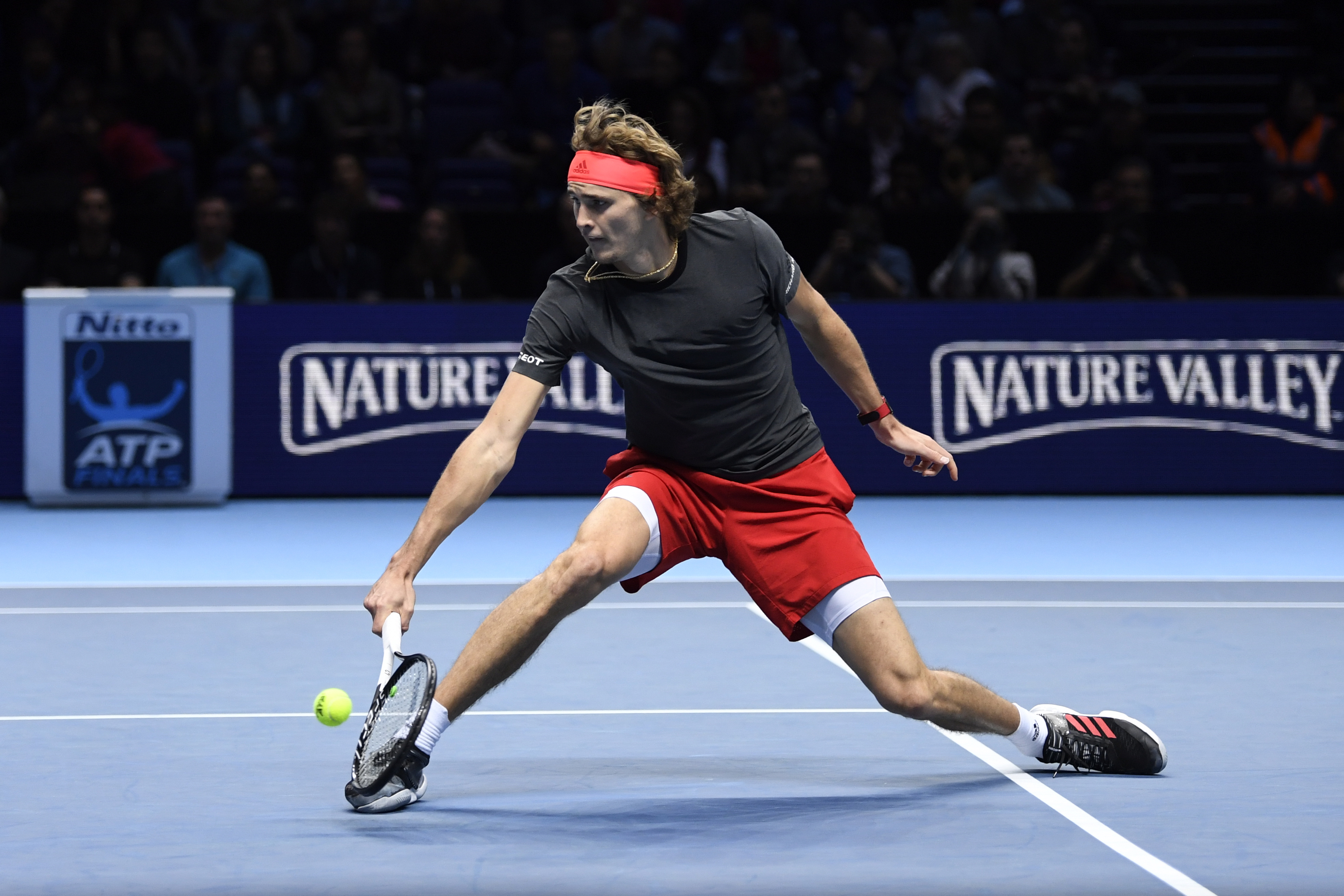 欧洲网球队鏖战世界网球队，兹维列夫惊艳世界