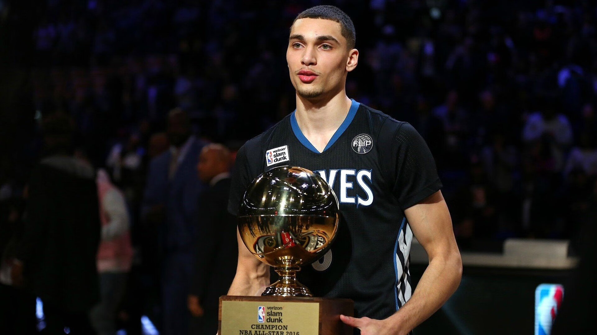 从密尔沃基到墨西哥城，当绝杀基因遇见国际赛场—欧文的双重主宰时刻